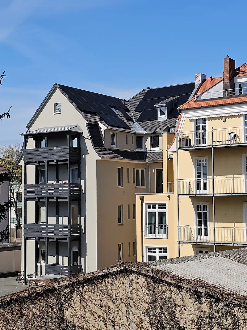 Mieterstrom Bayreuth – 30 kWp PV-Anlage mit 22 kWh Speicher Greentechbau