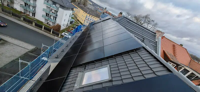 Mieterstrom Bayreuth – Batteriespeicher 22 kWh Installation Greentechbau